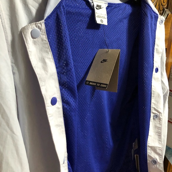 NIKE Youth Unisex Light windbreaker Jacket - Picture 13 of 16